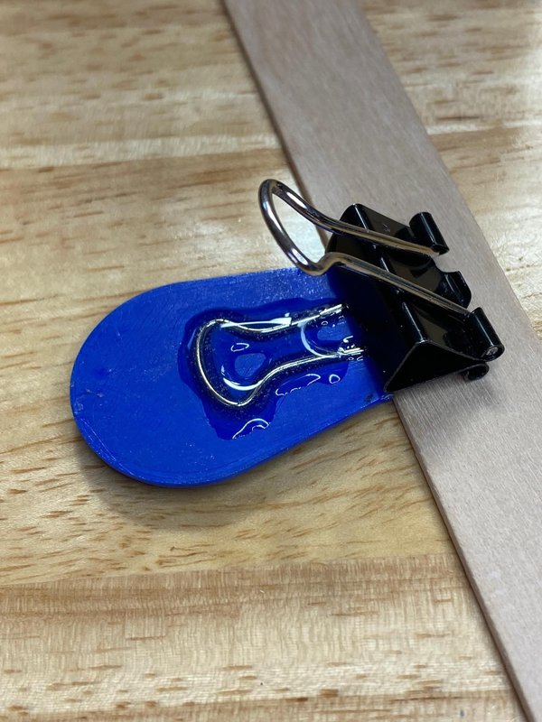Binder Clip을 Finger Tab에 조립