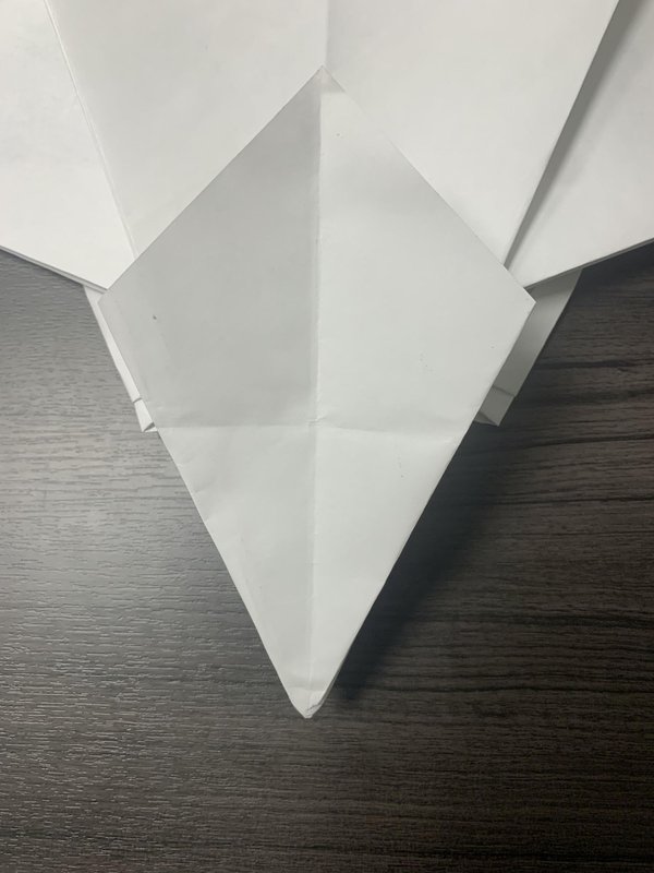 측면 포켓을 위로 접어 넣으세요